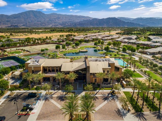 82460 W Mccarroll Drive, Indio CA: https://media.crmls.org/mediaz/958cd0f6-933f-4fe8-b790-0db93a1d0fe9.jpg