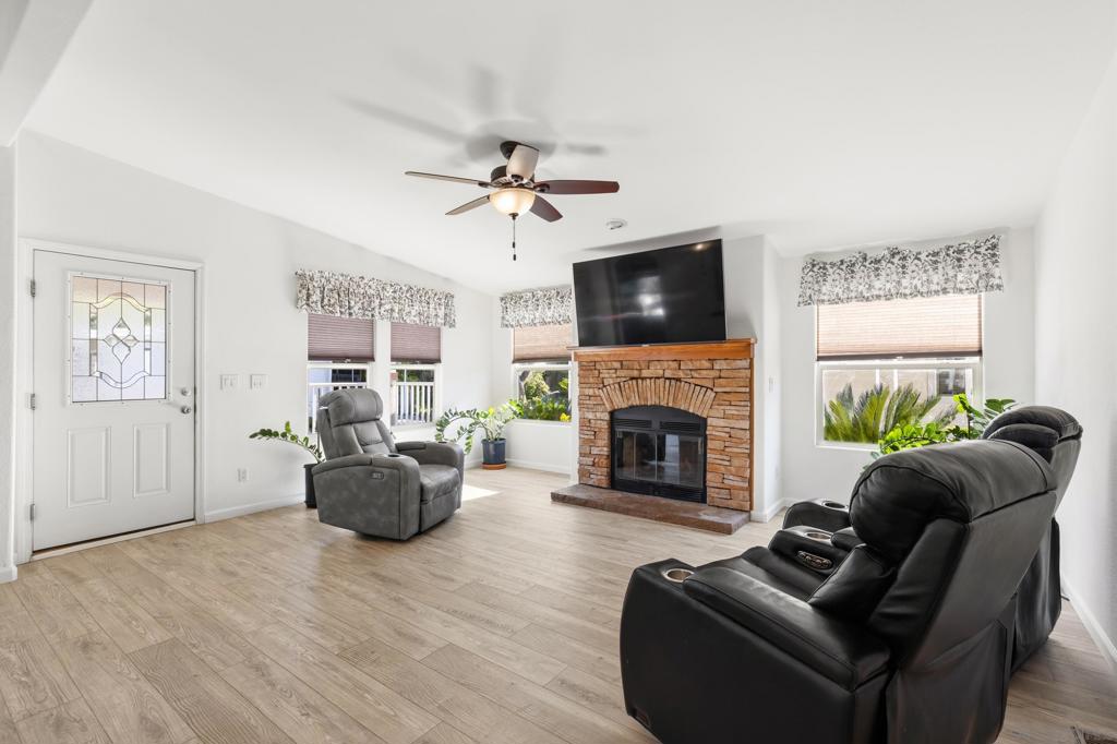 13314 Buena Vista St - photo 6