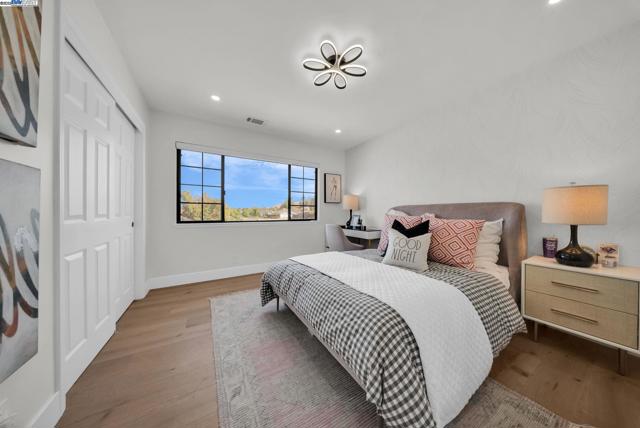 524 Gamay Ct, Fremont CA: https://media.crmls.org/mediaz/958d269a-3998-4dc6-9350-5d3f6a1894b6.jpg
