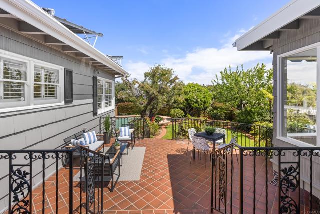1451 Savoy Circle, San Diego CA: https://media.crmls.org/mediaz/958d2cff-75f7-45bf-8132-e23d31ceb78f.jpg