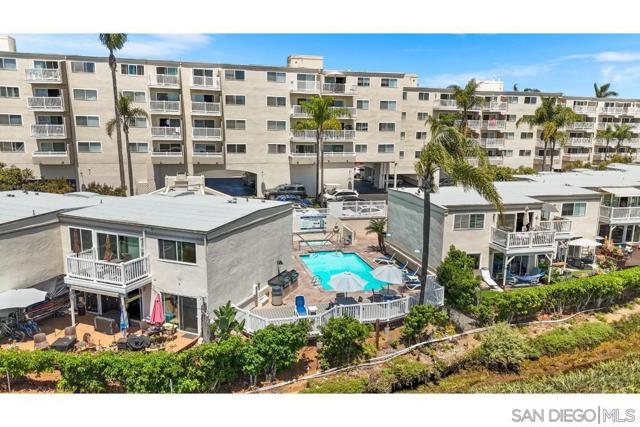 4007 Crown Point Drive, San Diego CA: https://media.crmls.org/mediaz/958daa8a-405a-4e18-8361-0a471fb01fa0.jpg