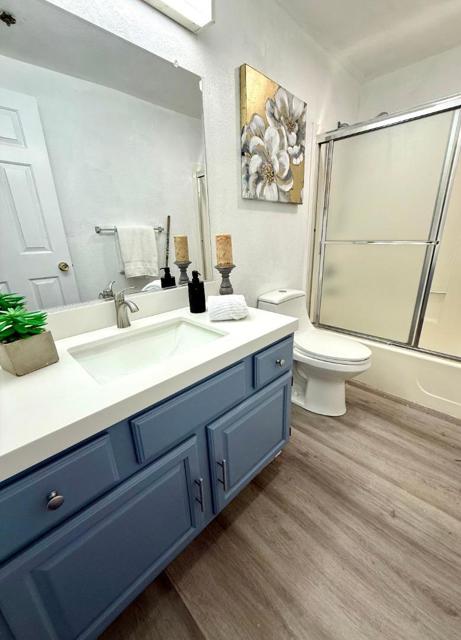 900 Hillside Boulevard, Daly City CA: https://media.crmls.org/mediaz/958e2ac8-b251-4ad1-acbc-d9f2edd43533.jpg