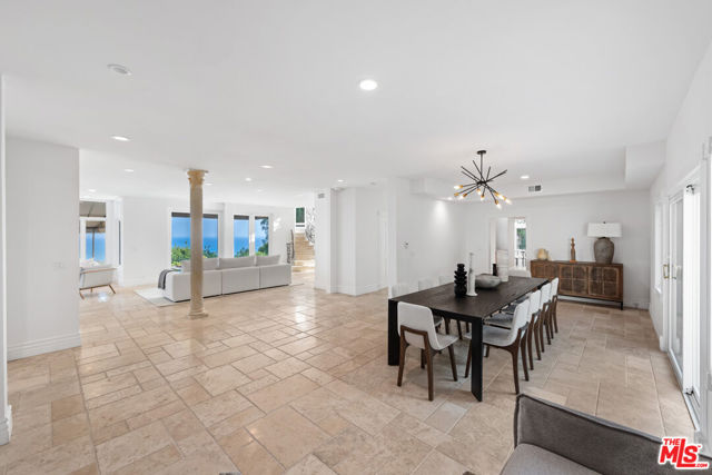 27931 Winding Way, Malibu CA: https://media.crmls.org/mediaz/958e4615-5e69-4e70-996b-6d571163cadc.jpg