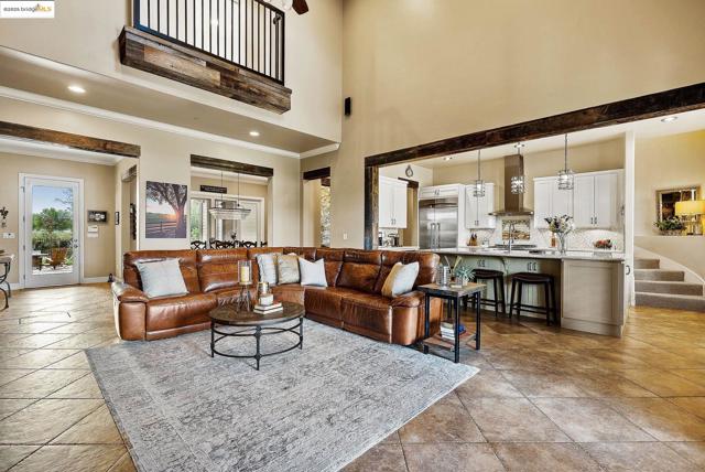 3501 Byer Road, Byron CA: https://media.crmls.org/mediaz/958f94a1-069c-442b-92ed-9cf25bd82658.jpg