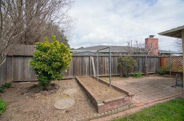90 Beverly Drive, Watsonville CA: https://media.crmls.org/mediaz/9590d23f-2a82-4bac-850e-f9cdfe2a1eac.jpg