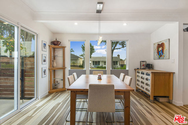 441 W Ellis Avenue, Inglewood CA: https://media.crmls.org/mediaz/9590de82-c5da-4fe8-a52d-2f0d4a5fb4e8.jpg