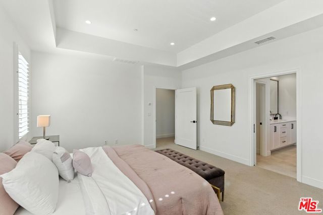 182 Plum Lily, Irvine CA: https://media.crmls.org/mediaz/9591128a-6d96-41f2-8793-0b8bd53ad3f3.jpg