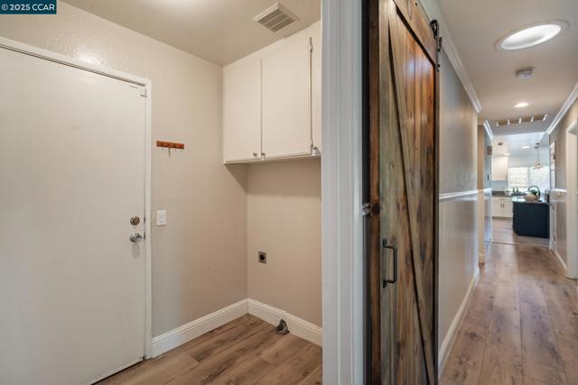 4672 N Larwin Ave, Concord CA: https://media.crmls.org/mediaz/9591b9e0-5b84-4d66-9006-755b282bdc1f.jpg