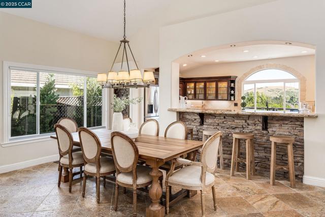 4040 Westminster Pl, Danville CA: https://media.crmls.org/mediaz/9591edeb-c4ec-43b6-955e-6e1bc89b7b3d.jpg