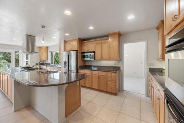 Detail Gallery Image 8 of 53 For 14040 Old Station Road, San Diego,  CA 92064 - 4 Beds | 2/1 Baths