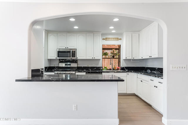 17220 Rinaldi, Granada Hills