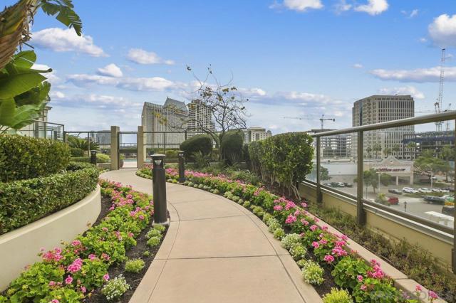 700 W E St, San Diego CA: https://media.crmls.org/mediaz/9592c440-ce70-49df-9437-8a89703b9b7b.jpg