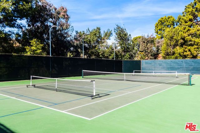 3018 Nicada Drive, Los Angeles CA: https://media.crmls.org/mediaz/9592d28c-1253-4014-bc1c-2266a0ba3c08.jpg