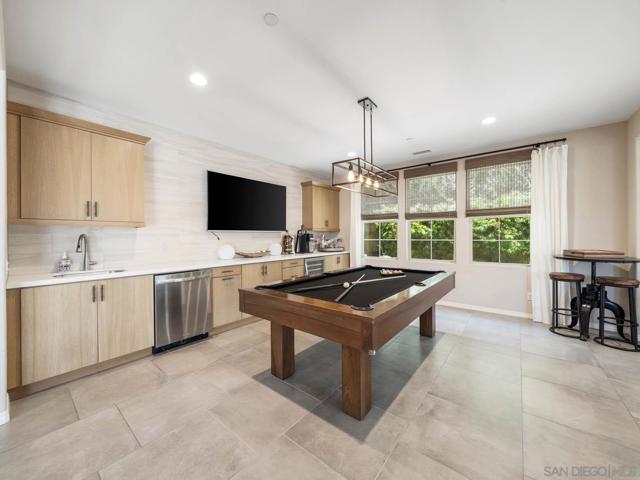 916 Camino Aldea, Chula Vista CA: https://media.crmls.org/mediaz/95933fdb-366a-4c0a-a1e2-e9a1af2d802b.jpg