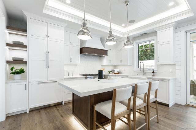 462 Westbourne Street, La Jolla CA: https://media.crmls.org/mediaz/95945817-8d9b-40ee-ba88-f9a6b260e826.jpg