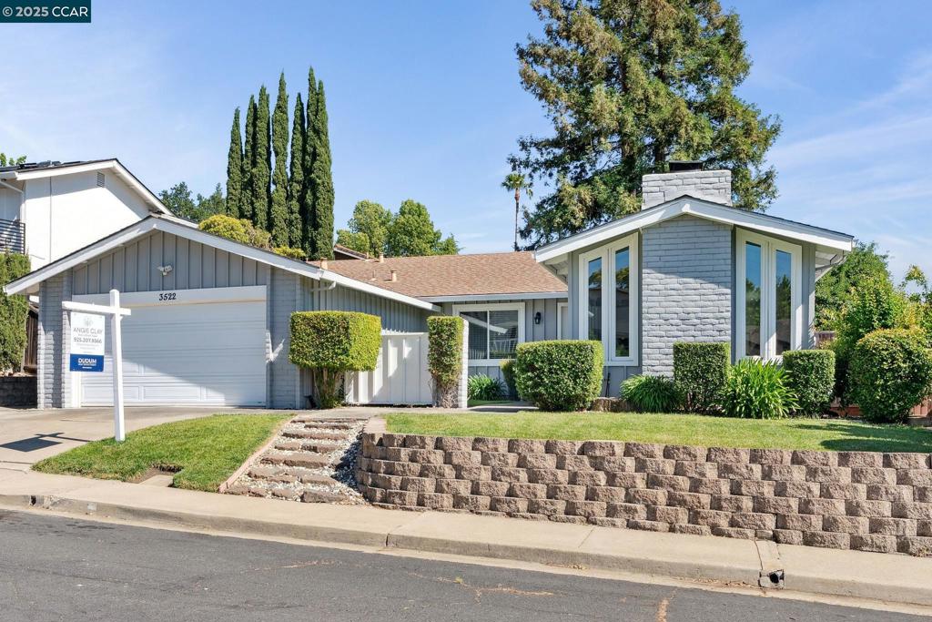 3522 Honeysuckle Way
