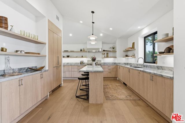 7401 Costello Avenue, Van Nuys CA: https://media.crmls.org/mediaz/959587fa-04f8-4282-8960-abb940f5be43.jpg