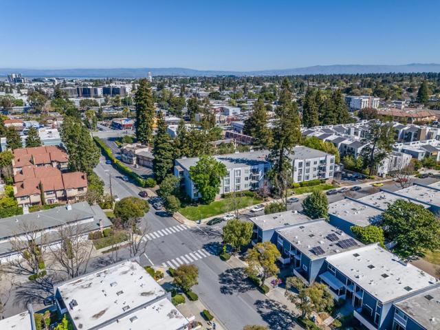 315 Carlos Avenue, Redwood City CA: https://media.crmls.org/mediaz/95967f37-24d7-4de9-9cf2-f3a1b294e9fb.jpg
