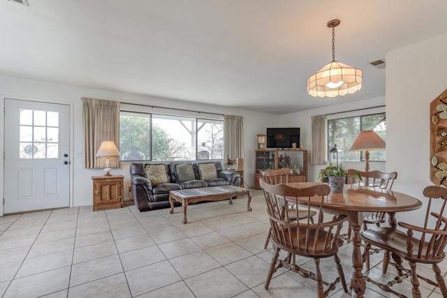2854 Illinois Avenue, Corning CA: https://media.crmls.org/mediaz/95968e56-2987-4a66-bebb-5998401786a5.jpg
