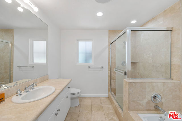 851 North San Vicente Boulevard, 117 photo 9