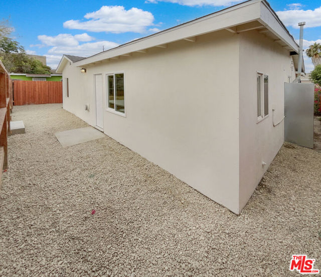 10692 Sycamore Avenue, Stanton CA: https://media.crmls.org/mediaz/95991913-f043-4591-986f-fed285e3100c.jpg