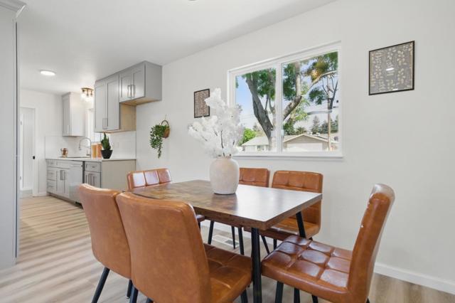 1693 Greentree Drive, Concord CA: https://media.crmls.org/mediaz/9599bf0e-642e-45c5-b4e8-2bcc0bc1bb48.jpg