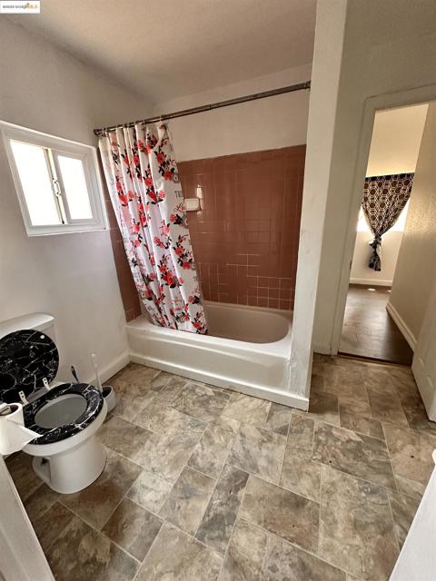 1342 Garvin Ave, Richmond CA: https://media.crmls.org/mediaz/959a19c5-435d-4d8a-bda9-c3719d6bbcfc.jpg