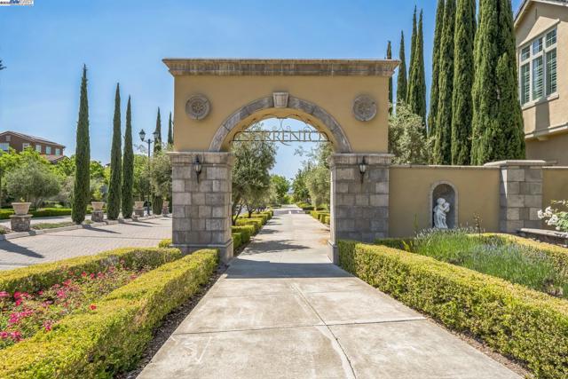 3463 Rimini Ln, Dublin CA: https://media.crmls.org/mediaz/959a8608-13c6-44bd-bc1b-0bdbf2aafed3.jpg