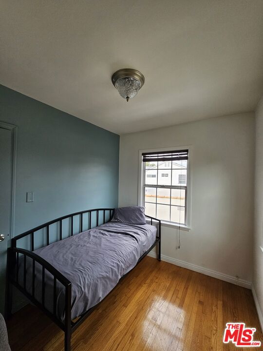 2333 S Garth Avenue, Los Angeles CA: https://media.crmls.org/mediaz/959ad79e-fa54-4970-82e9-62d78eec1af2.jpg