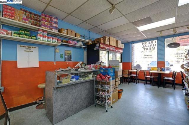 34595 Alvarado-Niles Blvd, Union City CA: https://media.crmls.org/mediaz/959b8115-7aab-44a4-9e88-e49d21005ffb.jpg