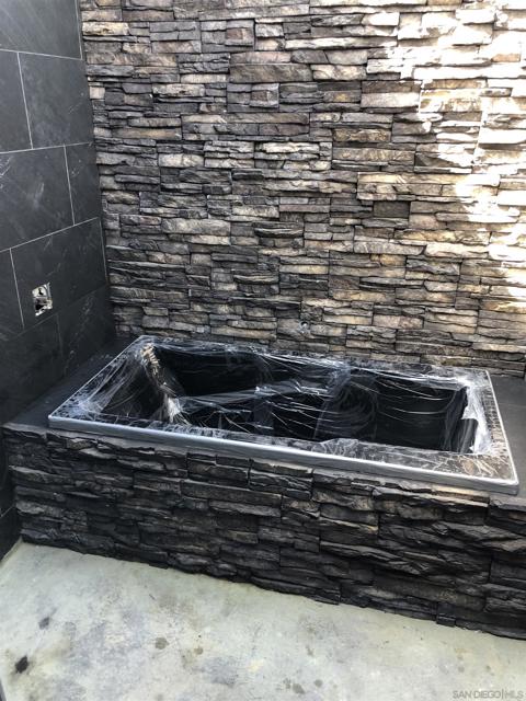 1153 Crest Dr, Encinitas CA: https://media.crmls.org/mediaz/959bb917-e141-466d-ab16-8785c04b92fe.jpg