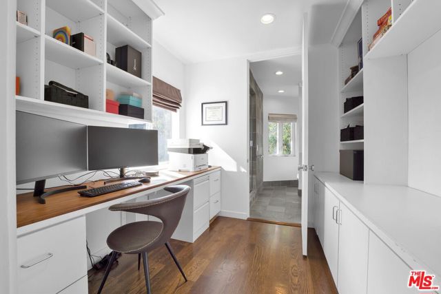 8450 Carlton Way, Los Angeles CA: https://media.crmls.org/mediaz/959c0f77-971e-4e2a-8b31-1dcb149d45f4.jpg