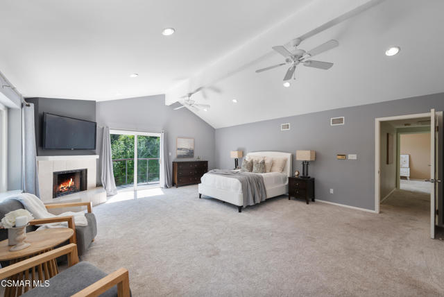 1253 Willsbrook Court, Westlake Village CA: https://media.crmls.org/mediaz/959c936e-db1c-4ceb-834a-be20b0be4f45.jpg