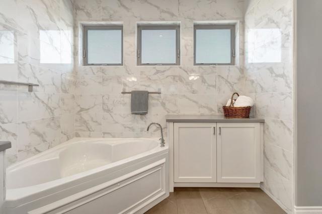 3026 Via Loma, Fallbrook CA: https://media.crmls.org/mediaz/959e0822-eb66-45d9-ad25-adfe1d8d689d.jpg