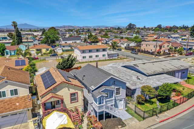 319 S 37th Street, Richmond CA: https://media.crmls.org/mediaz/959e7f95-b5c1-4071-9929-b76c444592c7.jpg