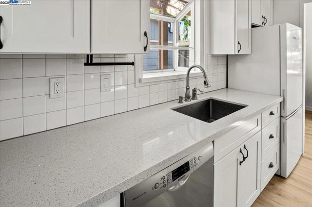 2019 E St, Hayward CA: https://media.crmls.org/mediaz/959e85ea-2535-400b-b11b-bdbbde798d46.jpg