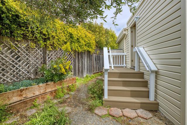 750 47th Avenue, Capitola CA: https://media.crmls.org/mediaz/959eb42c-359e-40b5-825e-35e995035875.jpg