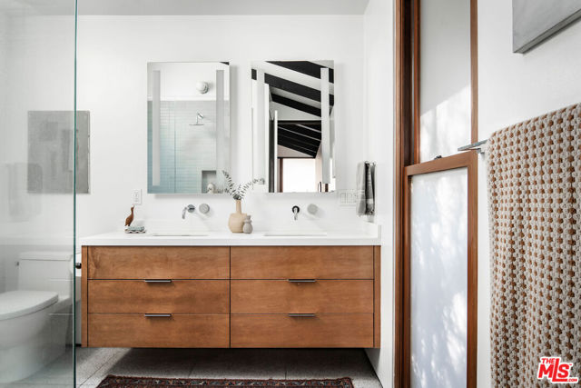 2050 La Fremontia Street, South Pasadena CA: https://media.crmls.org/mediaz/959f26b9-c68c-48f8-ab5d-51568d725548.jpg