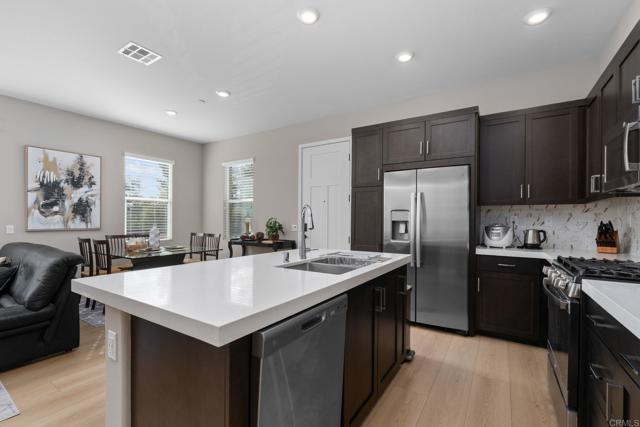 Detail Gallery Image 12 of 42 For 1220 Sunrise View #101,  San Marcos,  CA 92078 - 3 Beds | 2/1 Baths