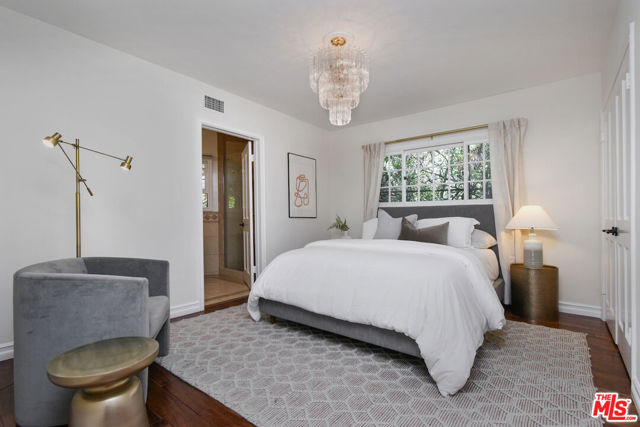 15474 Loom Place, Sherman Oaks CA: https://media.crmls.org/mediaz/95a02a7c-e2df-4bb6-832b-23a89528b55f.jpg