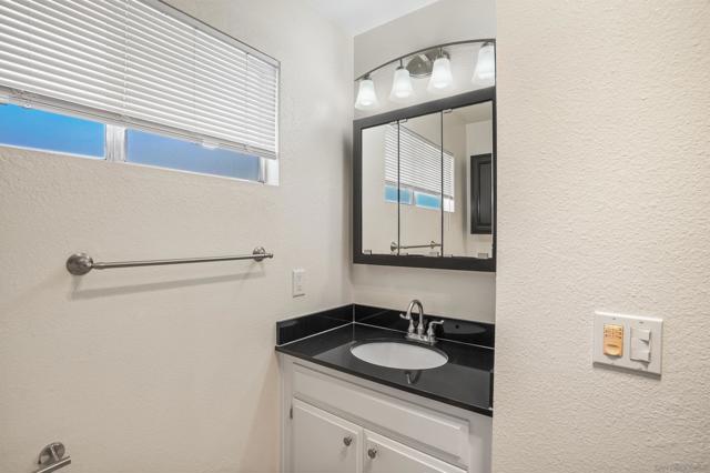 931 Rutgers Ave, Chula Vista CA: https://media.crmls.org/mediaz/95a02e24-8f90-421d-b722-b793390f9f7b.jpg