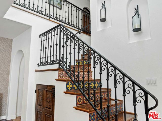 4057 Farmdale Avenue, Studio City CA: https://media.crmls.org/mediaz/95a0332b-151e-4d8e-a693-5b9567ab0207.jpg
