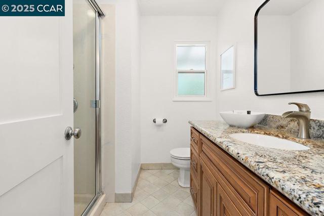 180 Ivy Drive, Orinda CA: https://media.crmls.org/mediaz/95a03823-9a8b-41b0-8fb4-8bdeba8cfe11.jpg