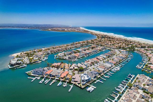 8 Buccaneer Way, Coronado CA: https://media.crmls.org/mediaz/95a047b8-18d8-4588-b3bf-13df0335ec57.jpg