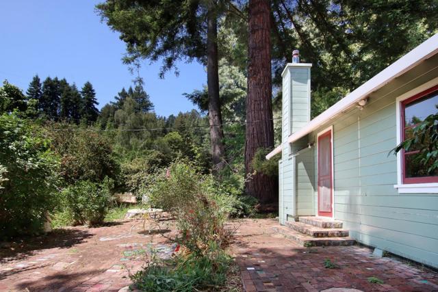 324 Laurel Drive, Felton CA: https://media.crmls.org/mediaz/95a1b275-1f0e-4652-a882-fd55f6ea7465.jpg