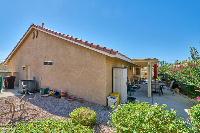 33853 Drifting Sands Circle, Thousand Palms CA: https://media.crmls.org/mediaz/95a24ebf-0fd0-445f-9d62-4a84eb4974a1.jpg