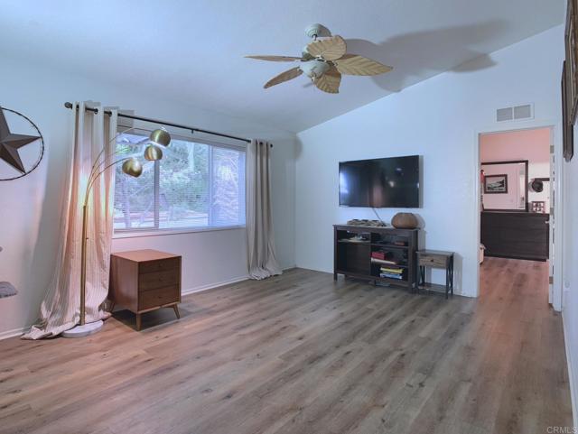 Detail Gallery Image 7 of 26 For 2003 Bayview Hts #105,  San Diego,  CA 92105 - 3 Beds | 2 Baths