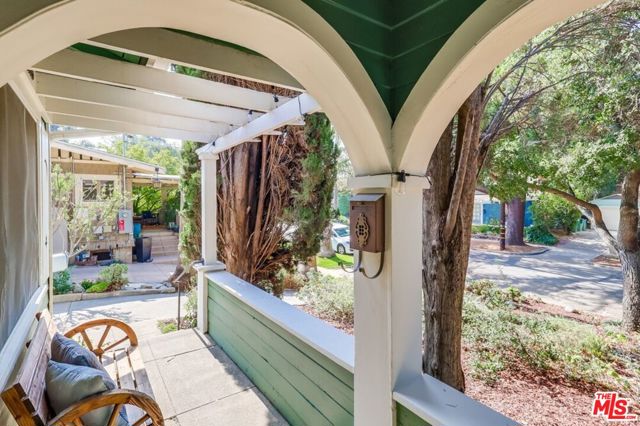 1105 E Claremont Street, Pasadena CA: https://media.crmls.org/mediaz/95a290b3-70e0-4ad9-beb5-67ff8ffc71ee.jpg