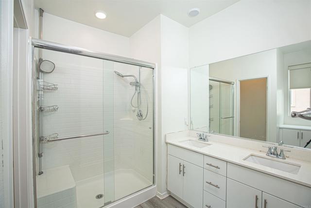 5211 Beachfront Cove, San Diego CA: https://media.crmls.org/mediaz/95a2fd57-d218-41da-83f0-9b776cbaf224.jpg
