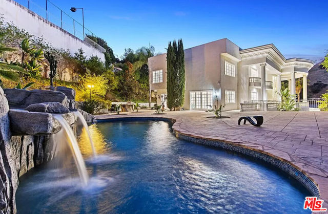 4434 Grimes Place, Encino CA: https://media.crmls.org/mediaz/95a34172-4e49-43a1-aab1-8f6d9c44c7c7.jpg